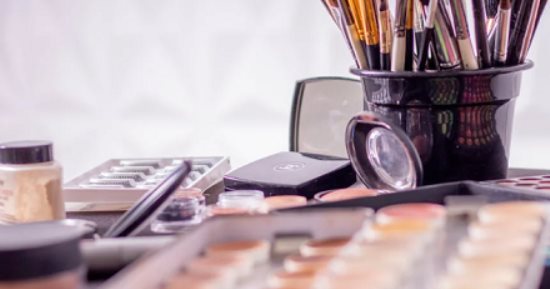 4 خطوات لحفظ جودة منتجات المكياج من الموجة الحارة