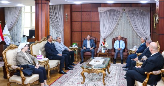 تعيين اللواء أحمد حواش رئيسا لهيئة ميناء الأسكندرية وطارق عبد الله لميناء دمياط