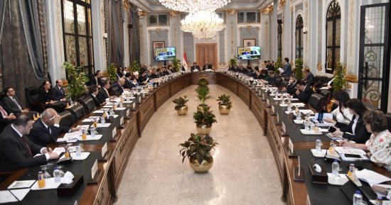 برنامج حكومة مصطفى مدبولى: الأمن القومى وتأمين الحدود البرية والساحلية على مختلف الاتجاهات أولوية.. تعزيز العلاقات المصرية العربية ودول حوض النيل.. استمرار صياغة محددات التعامل المصري لحفظ الحقوق المائية لمصر