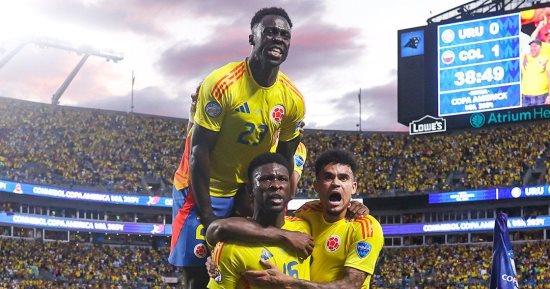 كولومبيا تتقدم على أوروجواى فى الشوط الأول وتكمل المباراة بـ10 لاعبين.. فيديو