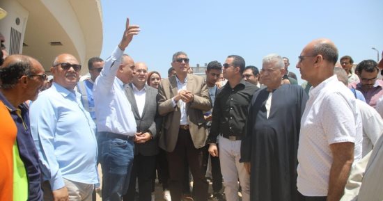 أول أسبوع عمل لمحافظ الجيزة الجديد.. جولات ميدانية مكثفة للإشراف على المشروعات والوقوف على المشكلات وحلها.. عادل النجار: حصر مزلقانات السكة الحديد العشوائية لتطويرها..12 كوبرى مشاة أعلى مصرف المريوطية بالقرى