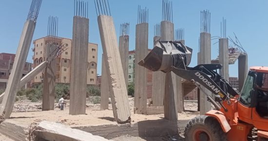 إزالة 8 حالات تعد على الأراضى الزراعية وأملاك الدولة فى القنطرة غرب بالإسماعيلية