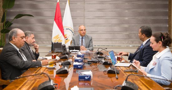 وزير الرى يلتقى المدير الإقليمى للشرق الأوسط وشمال أفريقيا بصندوق المناخ الأخضر