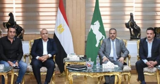 محافظ الشرقية يناقش معوقات تنفيذ مدرسة اللغات بطحا المرج 