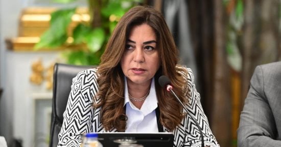 منال عوض توجه إنذاراً لرئيسي حى حلوان والمعصرة وغرامات لشركة مسئولة عن النظافة