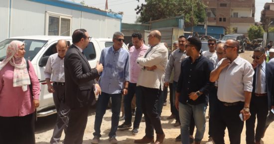 دفعة قوية لمشروعات حياة كريمة بالقليوبية.. المهندس أيمن عطية يبدأ أولى جولاته الميدانية بتفقد مشروعات المبادرة الرئاسية.. ويؤكد: جار الوقوف على كل التحديات التى تواجه المشروعات الحالية بالمرحلة الأولى