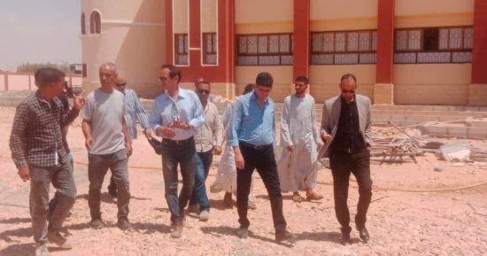 مسئولون بمجلس الوزراء يتابعون سير العمل بمشروعات مدينة ملوى الجديدة