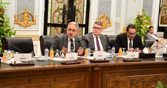 رئيس محلية النواب يطالب الوزراء برسائل واضحة لطمأنة المواطنين