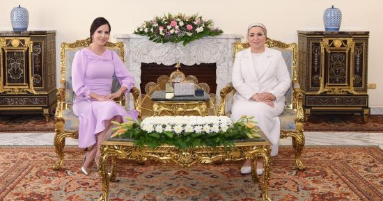 السيدة انتصار السيسى ترحب بقرينة الرئيس الصربى فى زيارتها لمصر.. صور