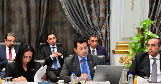 أشرف صبحى: المحور الأول فى برنامج عمل الحكومة يتعلق ببناء الإنسان