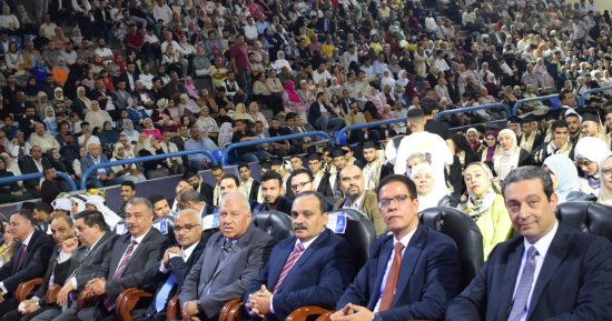 رئيس جامعة بنها يشهد احتفالية خريجي كلية الهندسة بشبرا.. صور 