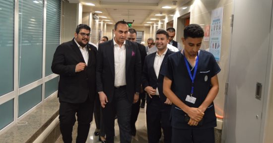 رئيس هيئة الرعاية الصحية يتفقد مجمع الإسماعيلية الطبي 