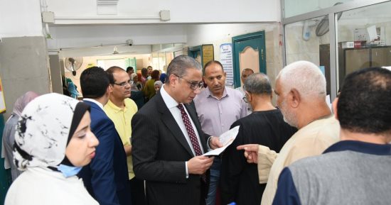 كيف تعمل محافظة الفيوم والتحالف الوطنى على تحسين الخدمات المقدمة للمرضى الأولى بالرعاية؟.. التحالف يقدم قوافل مجانية بالقرى النائية.. افتتاحات جديدة بالمستشفيات.. ورفع كفاءة ساحة انتظار المرضى بالفيوم العام