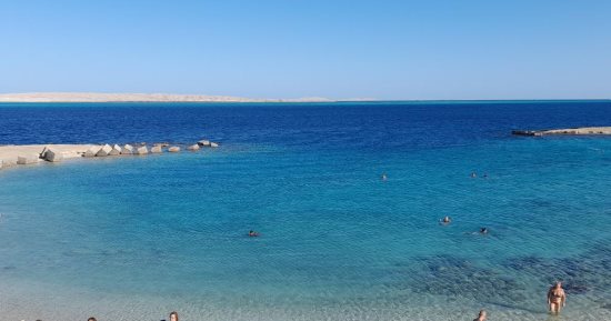 رواج كبير للرحلات البحرية بالبحر الأحمر تزامنًا مع ارتفاع معدلات السياحة.. الغوص والجزر والسنوركلنج فى المقدمة.. الجفتون ومجاويش أهم الوجهات اليومية.. وأبو النحاس وعرق سمية مواقع للغطس يقصدها الأوروبيون.. صور