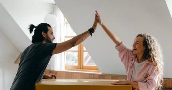 5 قواعد إتيكيت لازم تاخد بالك منها وانت بتتعرف على حد جديد