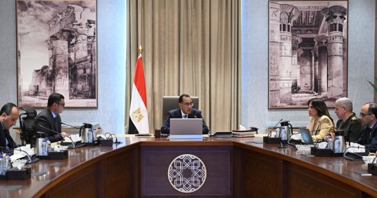 رئيس الوزراء يتابع موقف المشروعات المُنفذة بالتعاون بين الإسكان والهيئة الهندسية