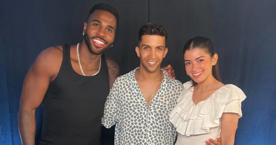 ليلى أحمد زاهر وهشام جمال مع المغنى الأمريكى Jason Derulo فى الساحل