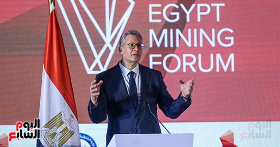 بدوى يشيد بدور "أموك" فى تلبية احتياجات السوق المحلى من مازوت الخلط