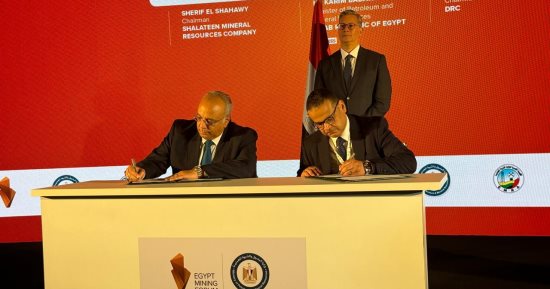 بروتوكول بين بحوث الصحراء و"شلاتين للثروة المعدنية" لتحقيق التنمية الزراعية المستدامة