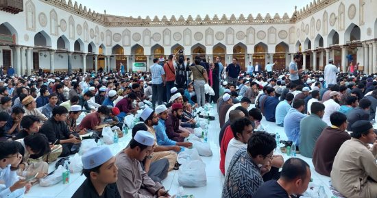للمرة الأولى.. الأزهر يجمع الطلاب الوافدين على إفطار جماعى فى ذكرى عاشوراء