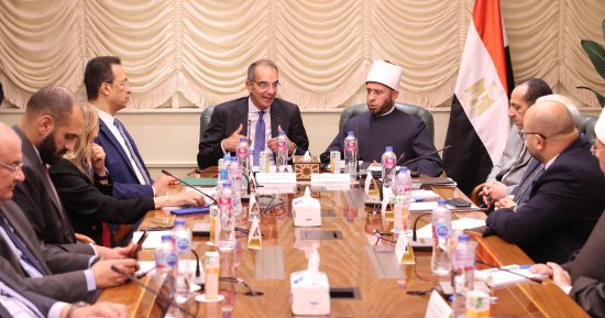 وزير الاتصالات: ميكنة خدمات "الأوقاف" لتمكينها من إدارة أملاكها