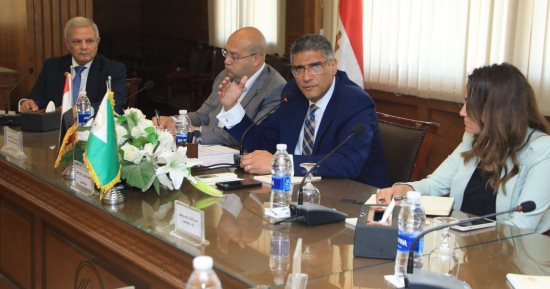 محافظ الجيزة: متابعة دورية لمشروعات قطاع المياه ودعم المناطق المتأثرة