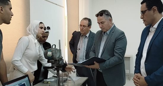 طلاب جامعة سمنود التكنولوجية بالغربية يبتكرون فى مشاريع تخرجهم.. صور