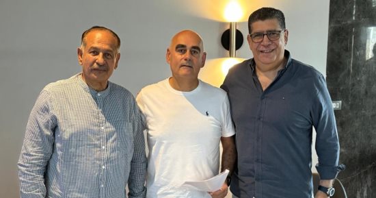 اتحاد اليد يعلن تجديد عقد كارلوس باستور المدير الفنى للمنتخب