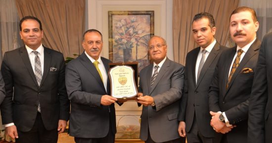 محافظ أسيوط يستقبل وفد مجلس إدارة نادي قضاة مجلس الدولة بالمحافظة لتقديم التهنئة.. صور