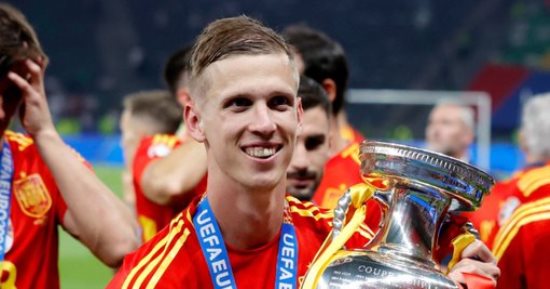 أولمو يصل برشلونة للتوقيع رسميًا حتى 2030