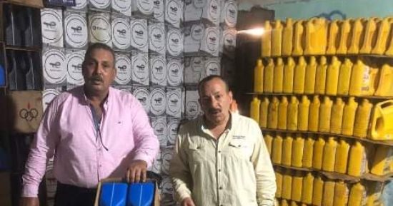 مصادرة 500 لتر زيوت سيارات مستعملة بالشرقية قبل إعادة بيعها