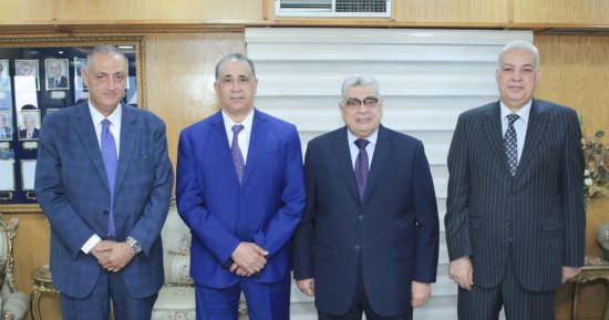 رئيس مجلس الدولة يستقبل نقيب المحامين لتقديم التهنئة