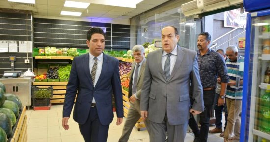 نائب محافظ سوهاج يقود حملة للرقابة على الأسواق وضبط الأسعار وتحرير 8 محاضر