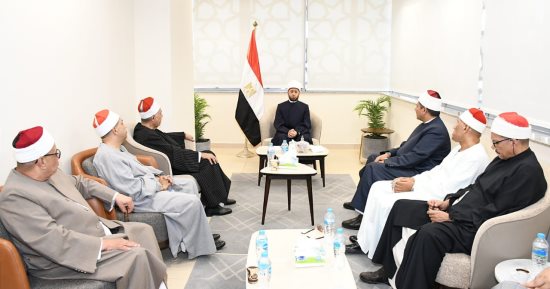 وزير الأوقاف: نوقر حملة القرآن الكريم وأهل القرآن تيجان على الرؤوس