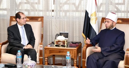 وزير الأوقاف يستقبل رئيس لجنة الشئون الدينية بمجلس الشيوخ