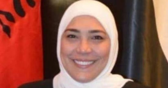 وزير الأوقاف يجرى اتصالا هاتفيا بالواعظة مرفت عزت إثر تعرضها لحادث أليم للاطمئنان عليها
