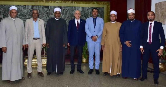 محافظ الأقصر يلتقى وفد المنطقة الأزهرية ويؤكد على دورهم فى نشر وسطية الإسلام