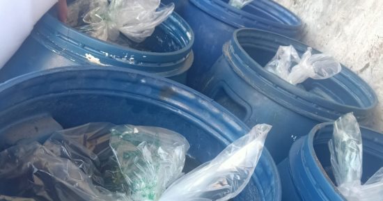 ضبط 2 طن زيت مجهول المصدر فى حملة تموينية على مصانع المواد الغذائية بالإسكندرية