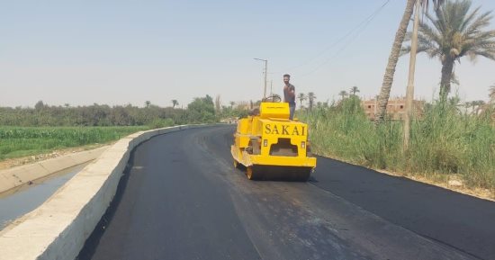 محافظة الجيزة تعلن بدء تطوير ورصف طريق المتربة بقرية صول.. صور