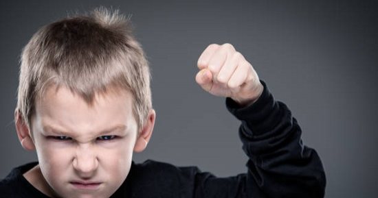 لو هتودى ابنك حضانة.. أخصائى علاقات يوضح إتيكيت تعامل الأمهات والأطفال