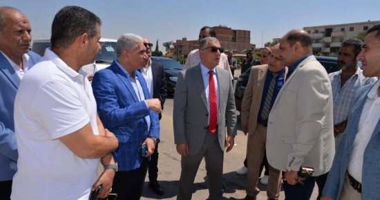 محافظ الإسماعيلية يتفقد مدخل المدينة القديم ويوجه بإزالة المخلفات والقمامة