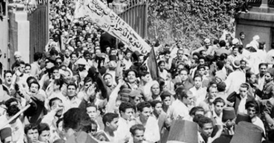 سألنا كتابا ومثقفين: ما أفضل كتاب عن ثورة يوليو 1952..  النمنم: الكتاب الأفضل عن ثورة يوليو فى رأيى لم يكتب بعد.. القعيد: مؤلفات هيكل وروايات نجيب محفوظ الأبرز.. فريدة النقاش: «الآن أتكلم» من الكتب المتميزة