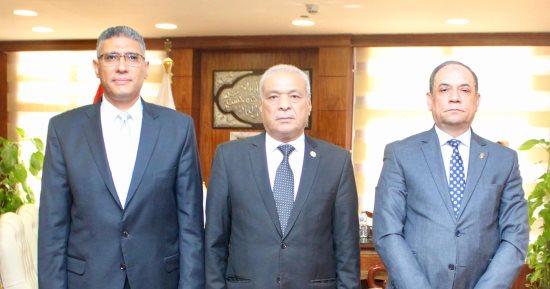 رئيس هيئة النيابة الإدارية يستقبل محافظ الجيزة لتهنئته بمنصبه الجديد.. صور