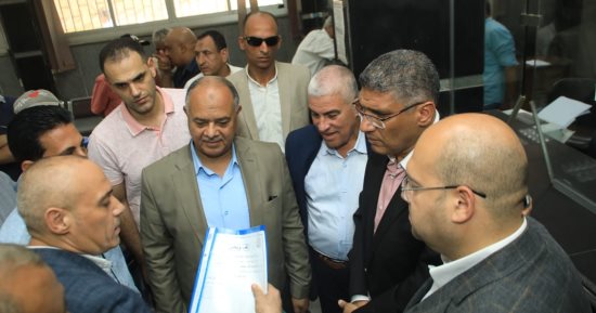 محافظ الجيزة لموظفى المركز التكنولوجى بكرداسة: عايزين نسهل على الناس