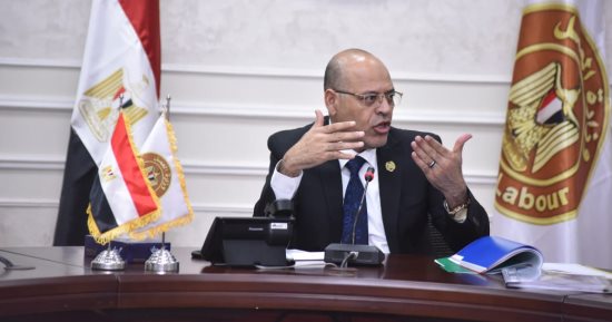 وزارة العمل بـ10 أيام.. استجابة لمطالب مواطنين وتسجيل عمالة غير منتظمة 
