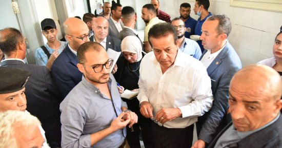 وزير الصحة يجرى جولة ميدانية مفاجئة بعدد من المستشفيات بالجيزة