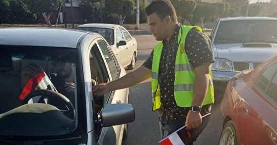 بالورود والأعلام أعضاء اتحاد شباب كفر الشيخ يشاركون الجماهير احتفالا بذكرى ثورة 23 يوليو
