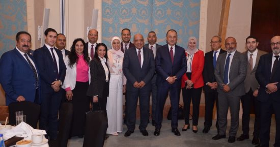 النقابات العمالية تحتفى بوزيرى الكهرباء والطاقة المتجددة وقطاع الأعمال العام