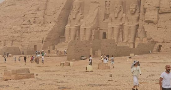 إعادة فتح طريق أبوسمبل ومجرى بحيرة ناصر أمام حركة السياحة بعد تحسن الطقس