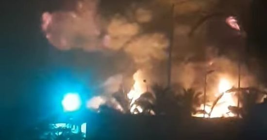انحصار النيران فى مصنع دهانات أكتوبر ومنع امتدادها لـ3 مصانع أخرى
